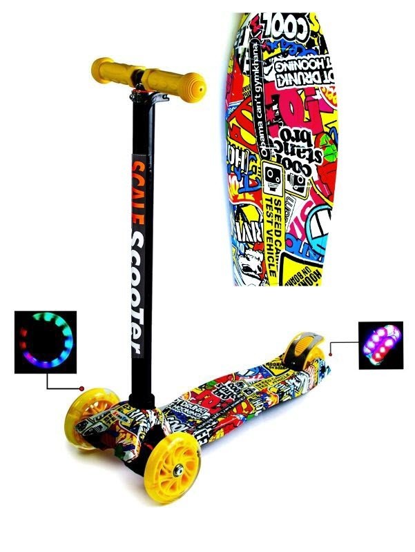 

Самокат детский трехколесный MAXI Scale Scooter Inscription Надписи Светящиеся колеса желтые Съемный руль от 3 до 7 лет
