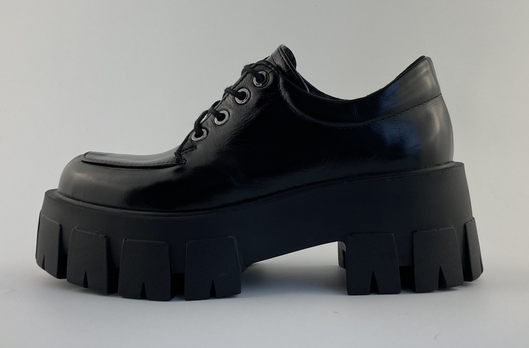 

Туфлі DJUS SHOES 39 (25,2 см.) 17.02.130 Чорні