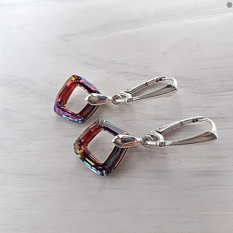 

Серьги Hand Made с подвесками Сваровски цвета Volcano