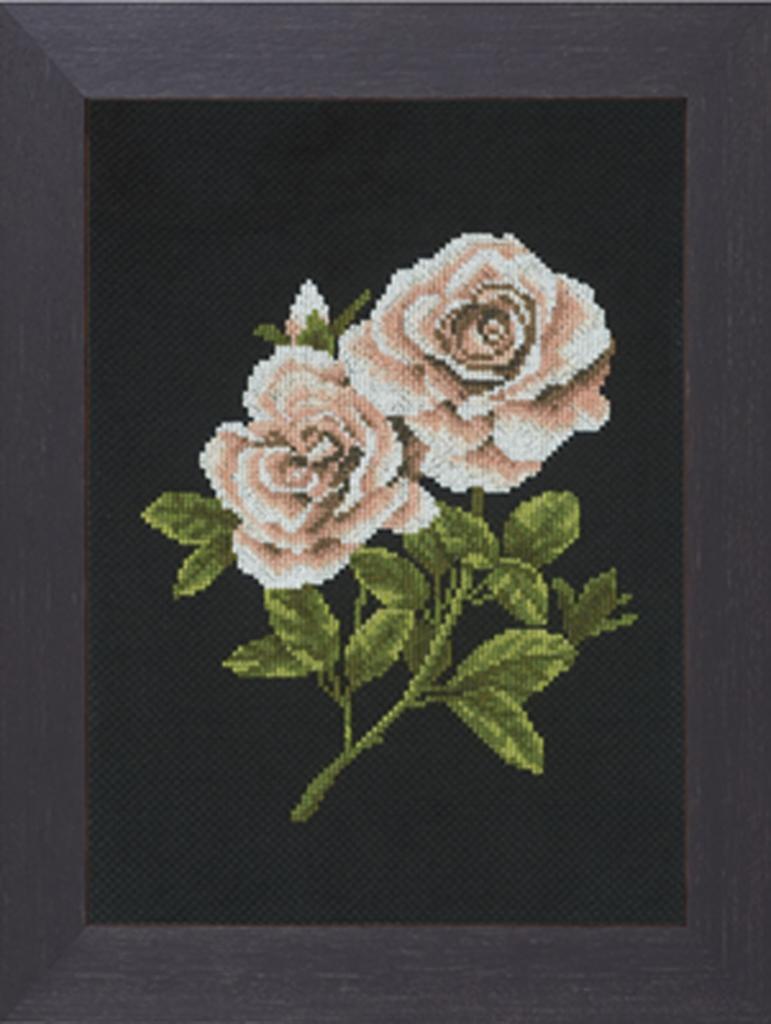 

Набор для вышивки крестом LanArte Roses on black Розы на черном PN-0008337