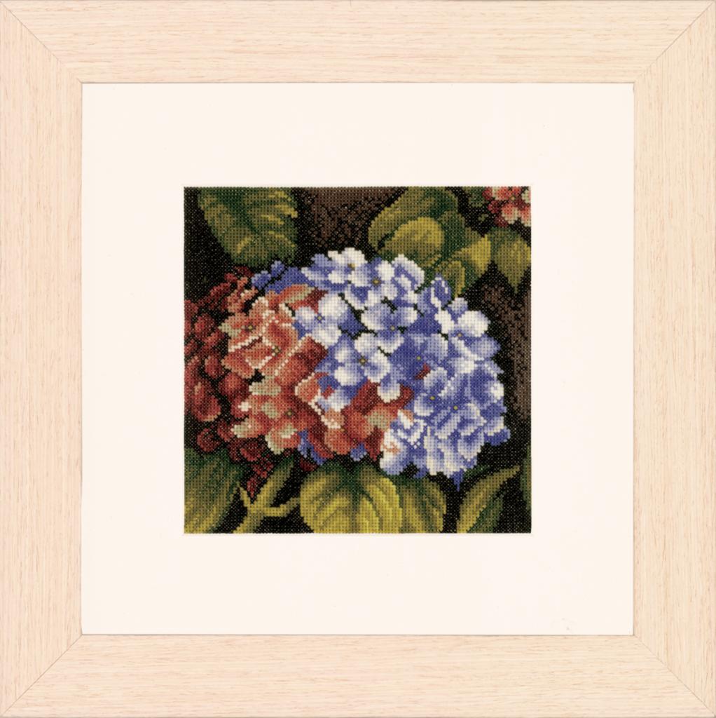 

Набор для вышивки крестом LanArte Hydrangea Гортензия PN-0144514
