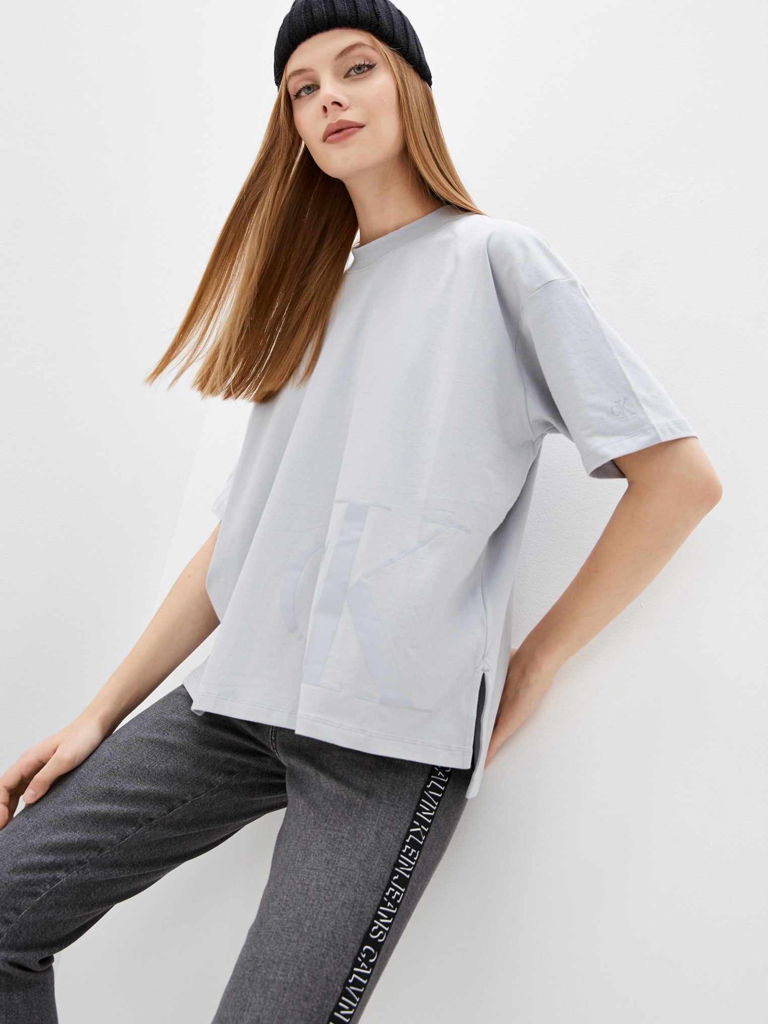 

Футболка Calvin Klein Jeans J20J217566-PS8 S Серая