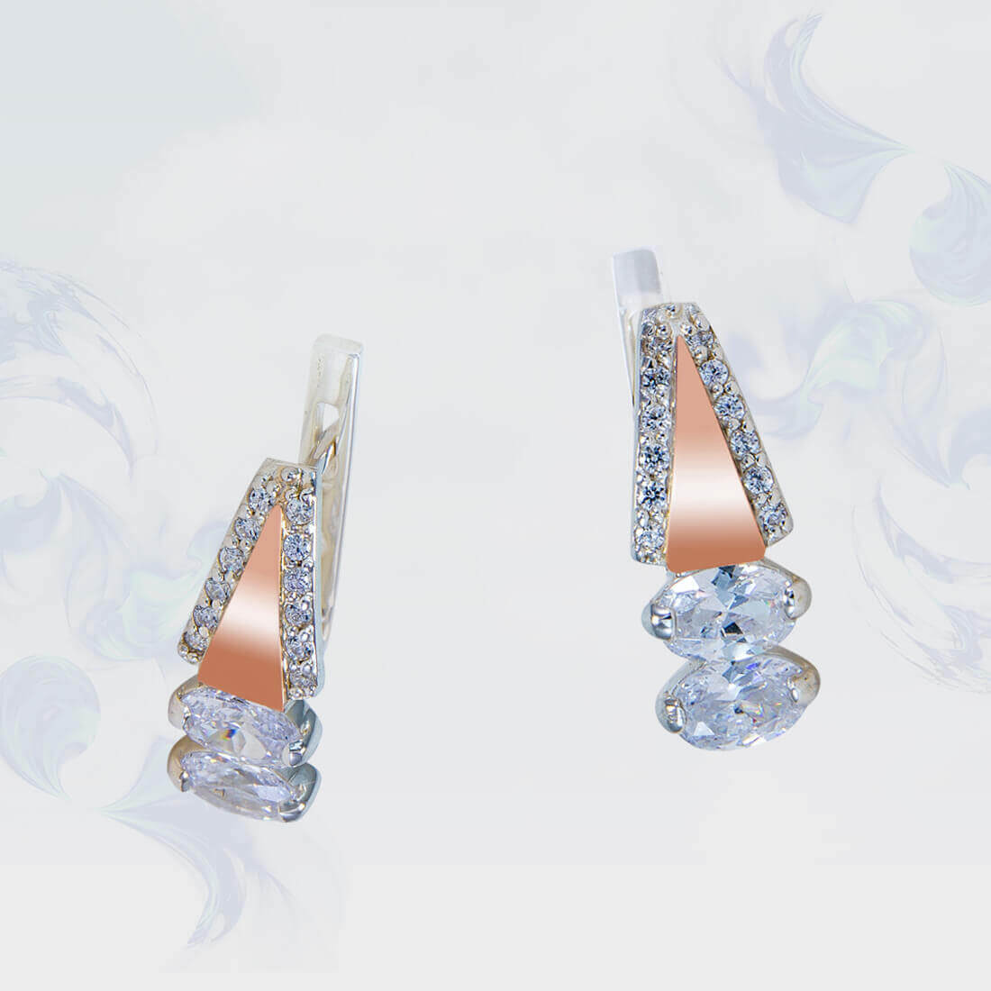 

Серьги из серебра с золотыми вставками SilverUA модель 152