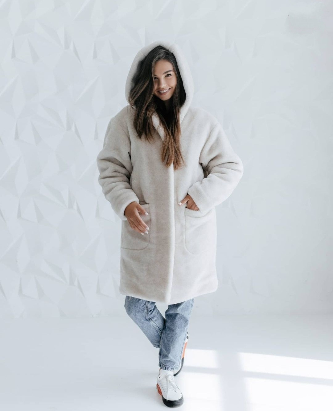 

Шуба с овечьей шерсти Sheep brand Tilda 90см размер  с капюшоном, айвори, Шуба с овечьей шерсти Sheep brand Tilda 90см размер XS с капюшоном, айвори