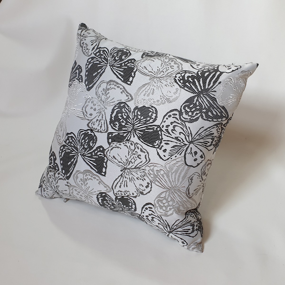 

Подушка декоративная LANCELOT 32x32 Butterfly Grey