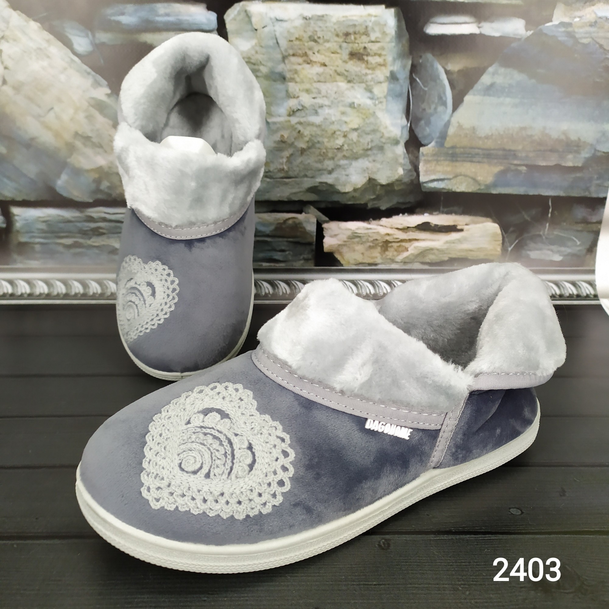 

Тапочки женские чуни Dago Style серые на меху 37р(23,5 см) 2403