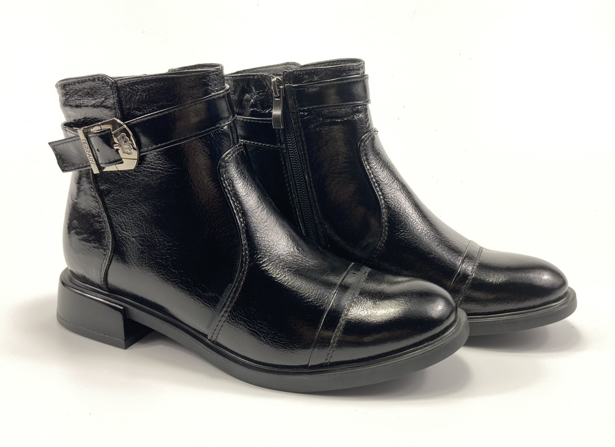 

Ботинки DJUS SHOES 38 (24,8 см.) 17.02.92 Черные