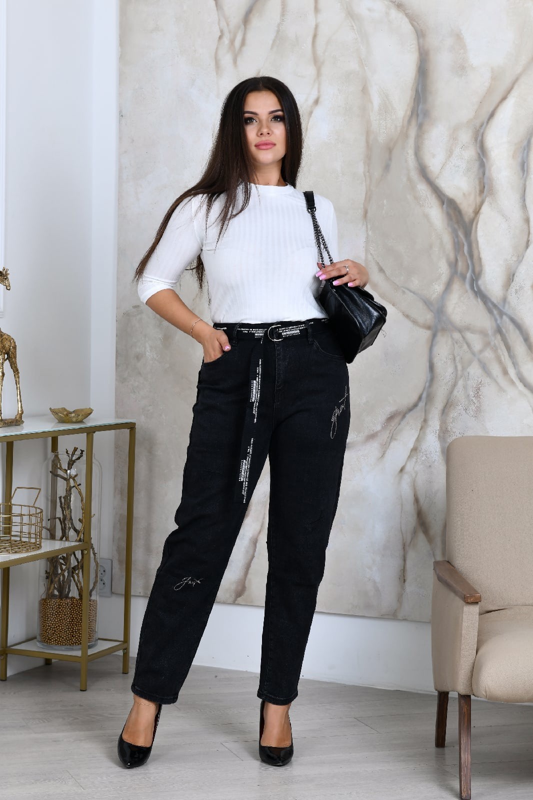 

Джинсы женские заужены к низу с надписью Miss Podium Серый, Джинсы женские заужены к низу с надписью Miss Podium Серый 56