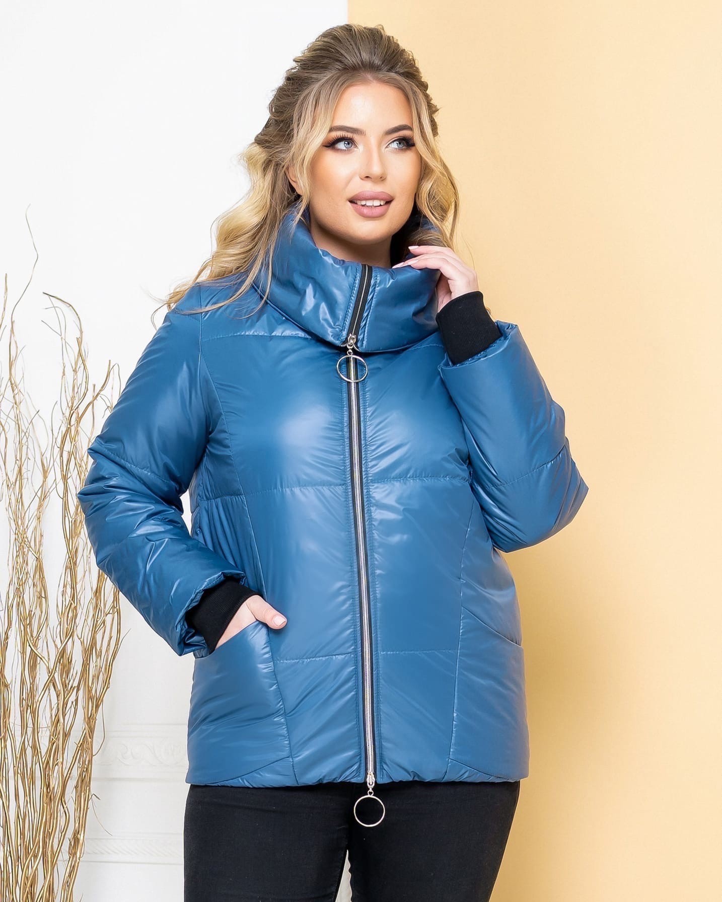 

Куртка женская демисезонная на молнии без капюшона плащевка стёганная на синтепоне Miss Podium Электрик, Куртка женская демисезонная на молнии без капюшона плащевка стёганная на синтепоне Miss Podium Электрик 54