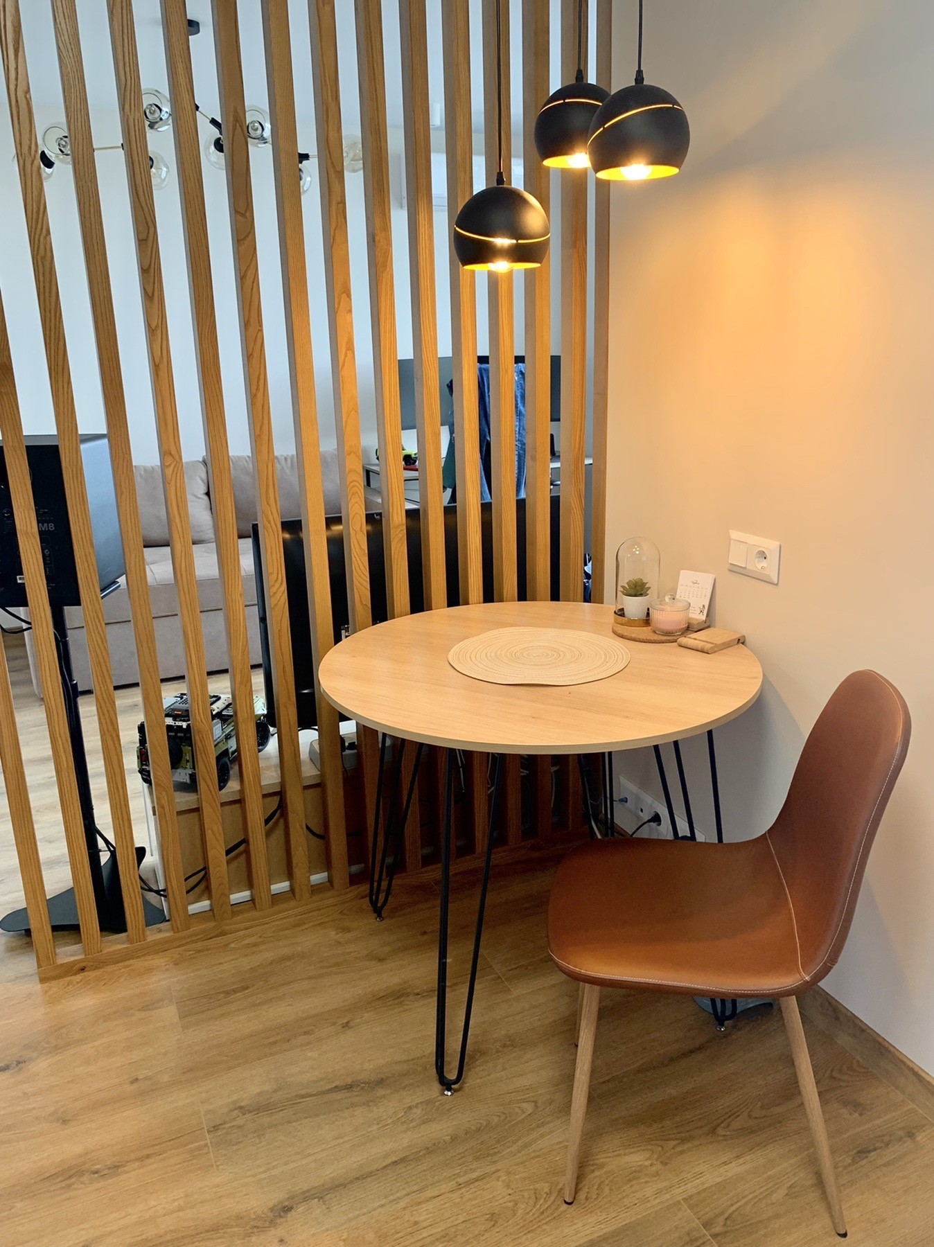 

Круглая столешница WoodGood Ронд 700 мм ясень SLT.T 3007