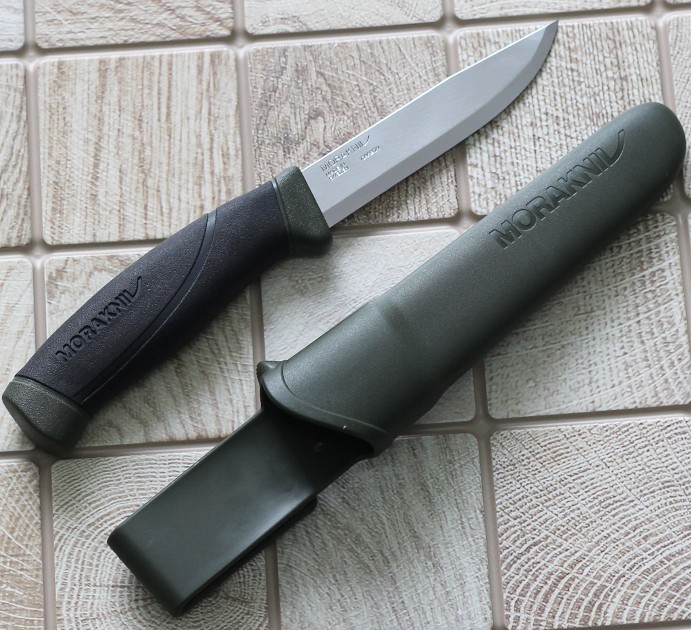 

Туристический нож для охоты и рыбалки Morakniv Companion Carbon Olive (11863)