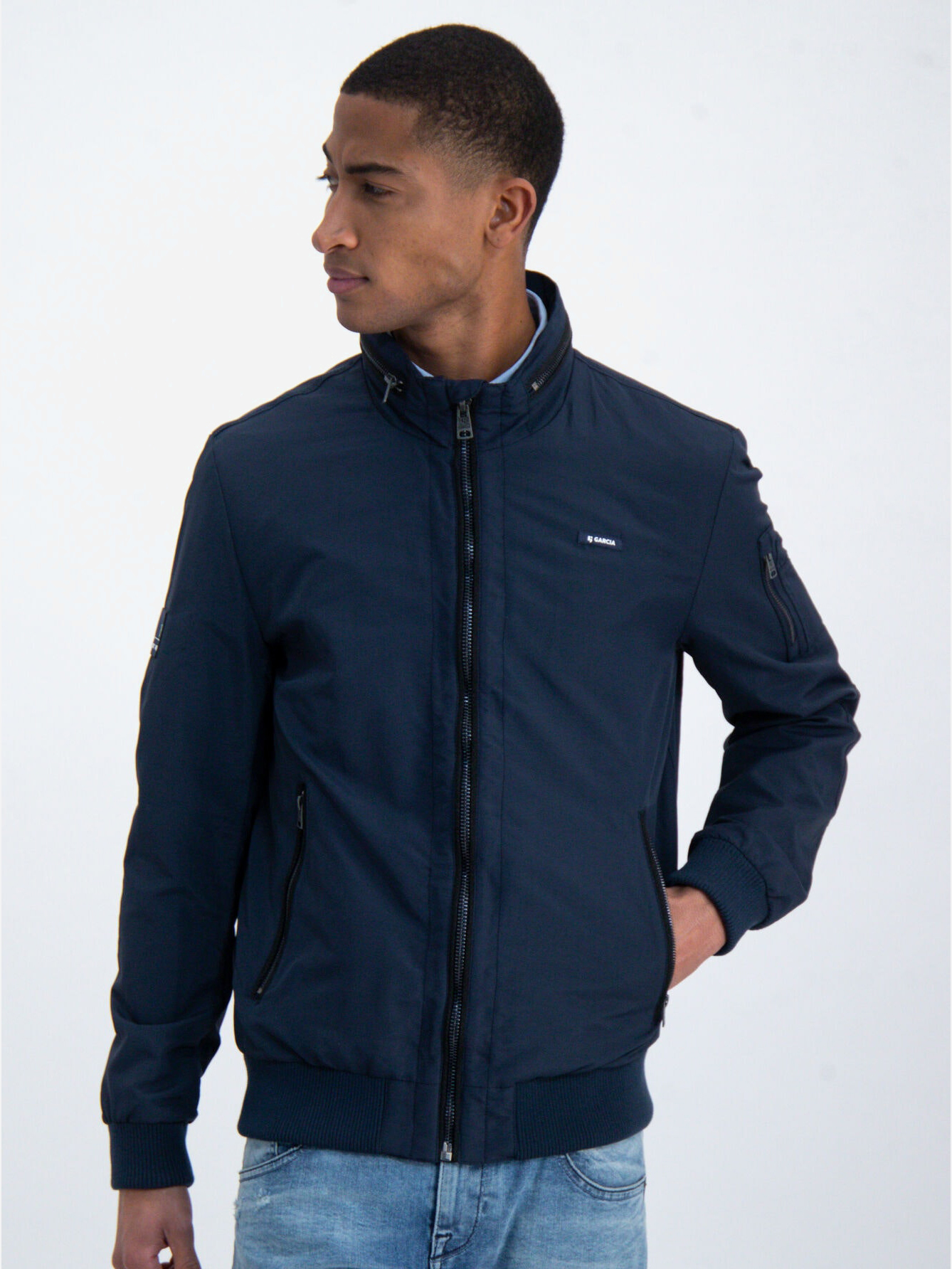 

Ветровка Garcia Jeans GJ010215  Темно-синяя, Ветровка Garcia Jeans GJ010215 M Темно-синяя