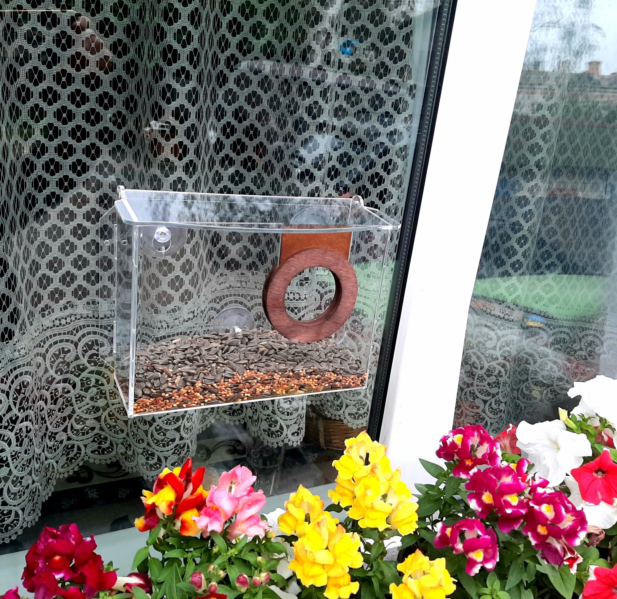 

Кормушка для птиц на окно House_for_birds "ФОТОАППАРАТ" в подарочной упаковке