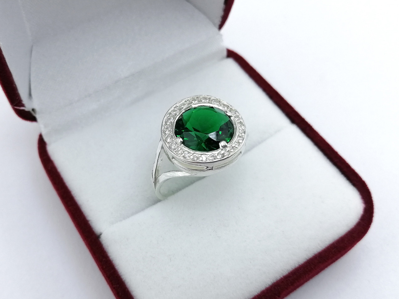 

Серебряное кольцо 3034