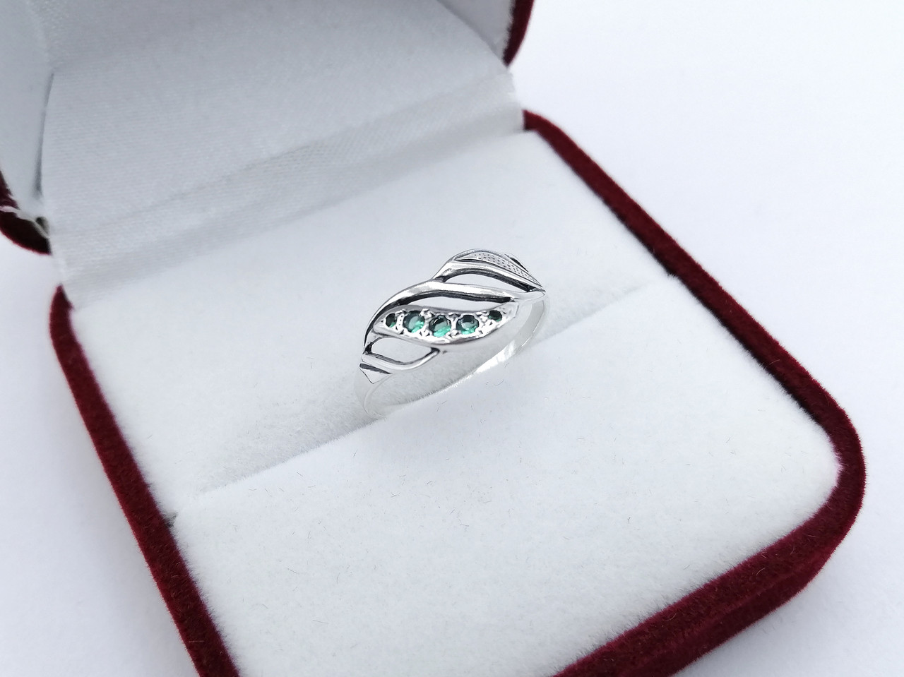 

Серебряное кольцо Б1213