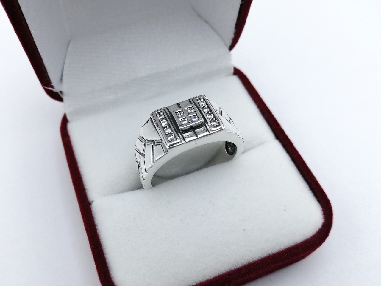

Серебряное кольцо 3028
