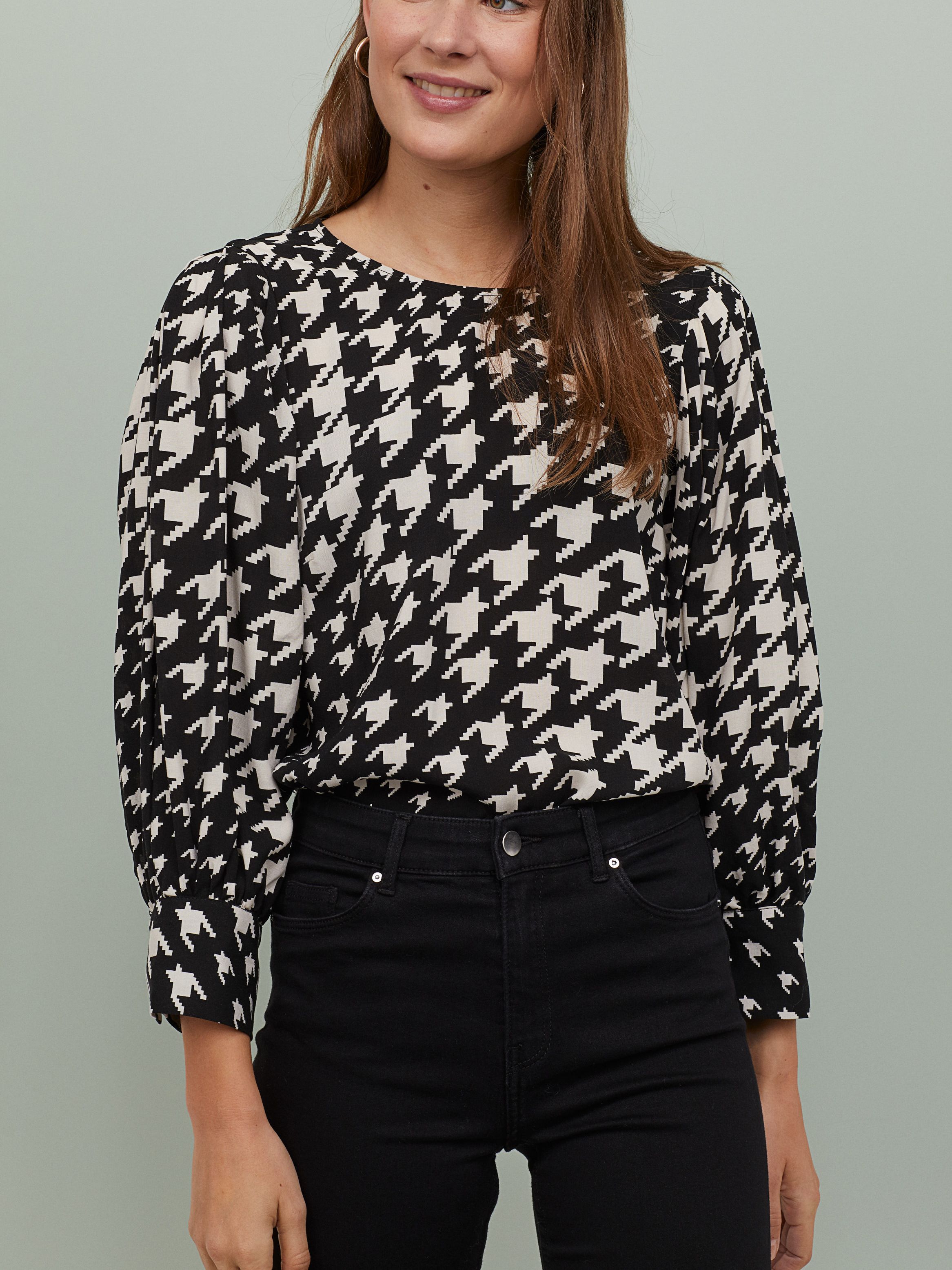 

Блузка H&M 07-0859073-013  Черная (СА2000001853306, Блузка H&M 07-0859073-013 L Черная (СА2000001853306)