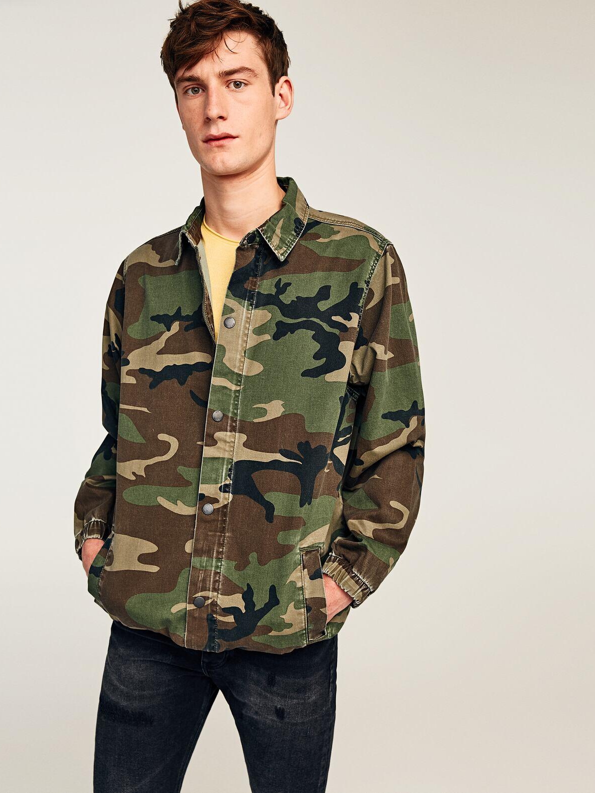 

Джинсовая куртка Zara XAZ134329EHQA M Хаки с принтом