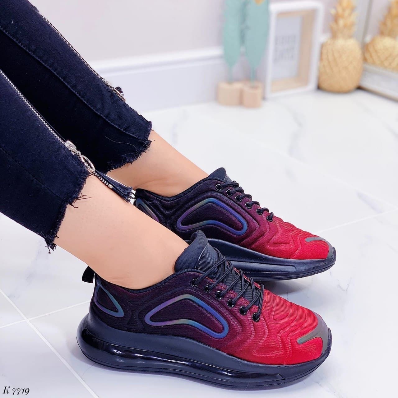 

Кроссовки Женские Hongquan 39 (7719) 24.5 см Черно-красные