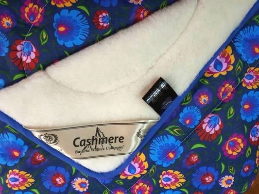 

Одеяло декоративное Bavaria Wolltex Company Cashmere-Satin кантри 150x200