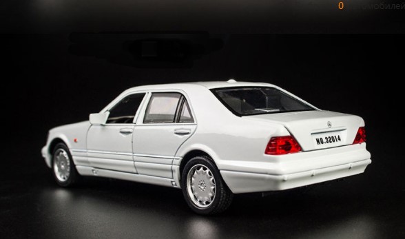 

Модель автомобиля Mercedes-Benz S-W140 1:32 со звуком и светом белого цвета