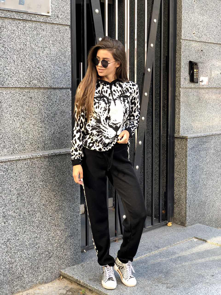 

Fashions • Костюм вязаный с капюшоном Леопард Fashions 42-46 черный