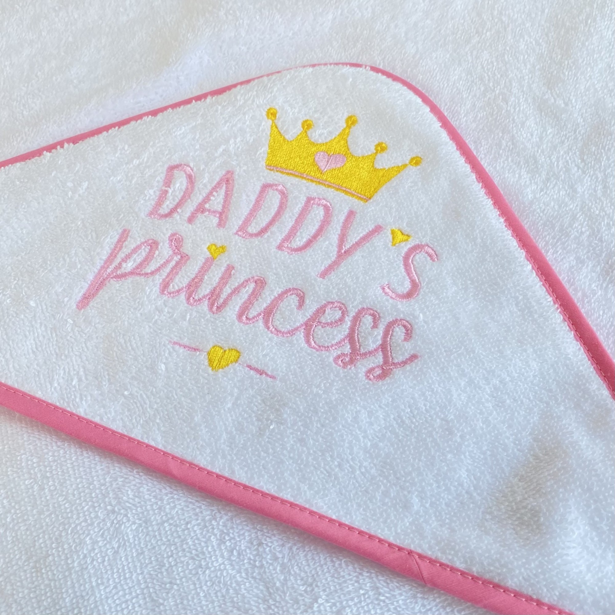 

Детское полотенце для девочки (100х120 см) с капюшоном Tino Baby "Daddy's princess", белое