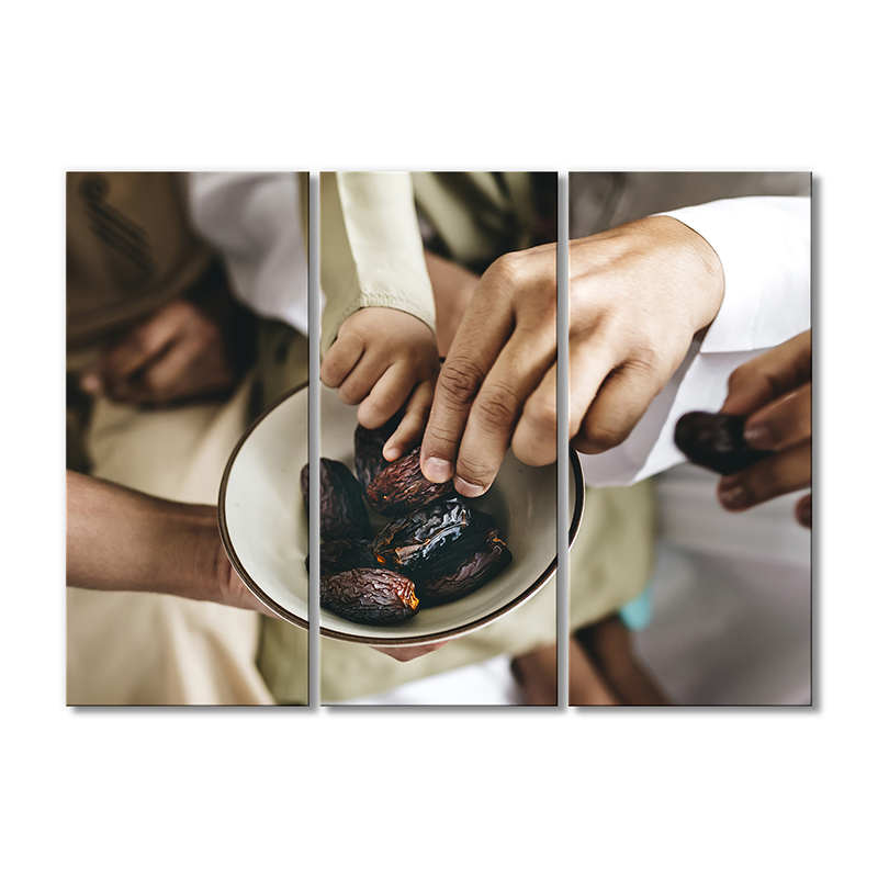 

Модульная картина Artel «Дегустация фиников» 3 модуля 90x135 см