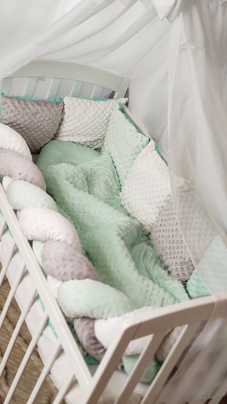 

Набор постельного белья в детскую кроватку Qvatro "Коса": одеялко трансфомируется в конверт NPB468