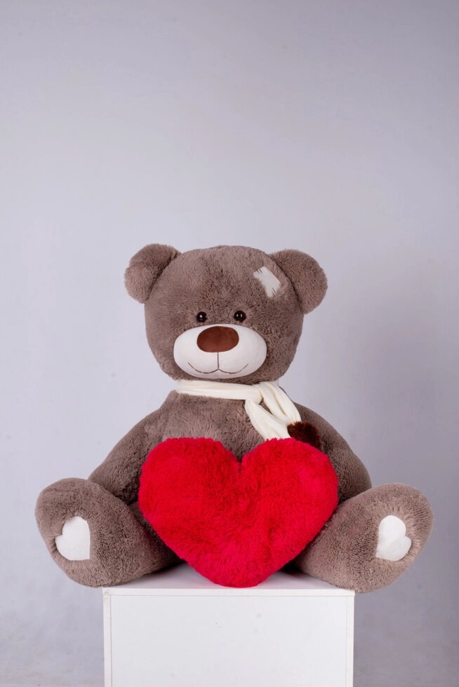 

Мишка с латками плюшевый с сердцем Yarokuz Джозеф 140 см Капучино