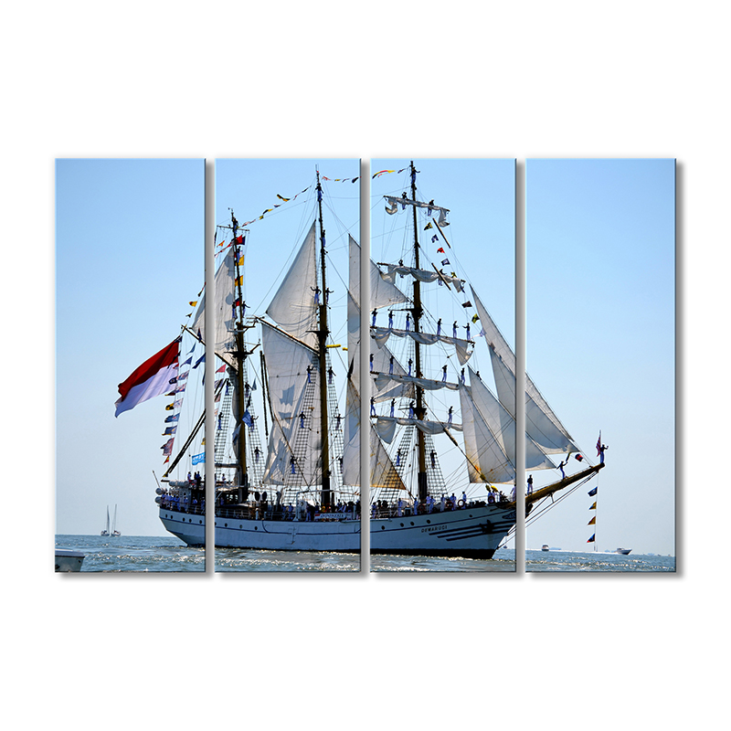 

Модульная картина Artel «Корабль с парусами в море» 4 модуля 70x105 см