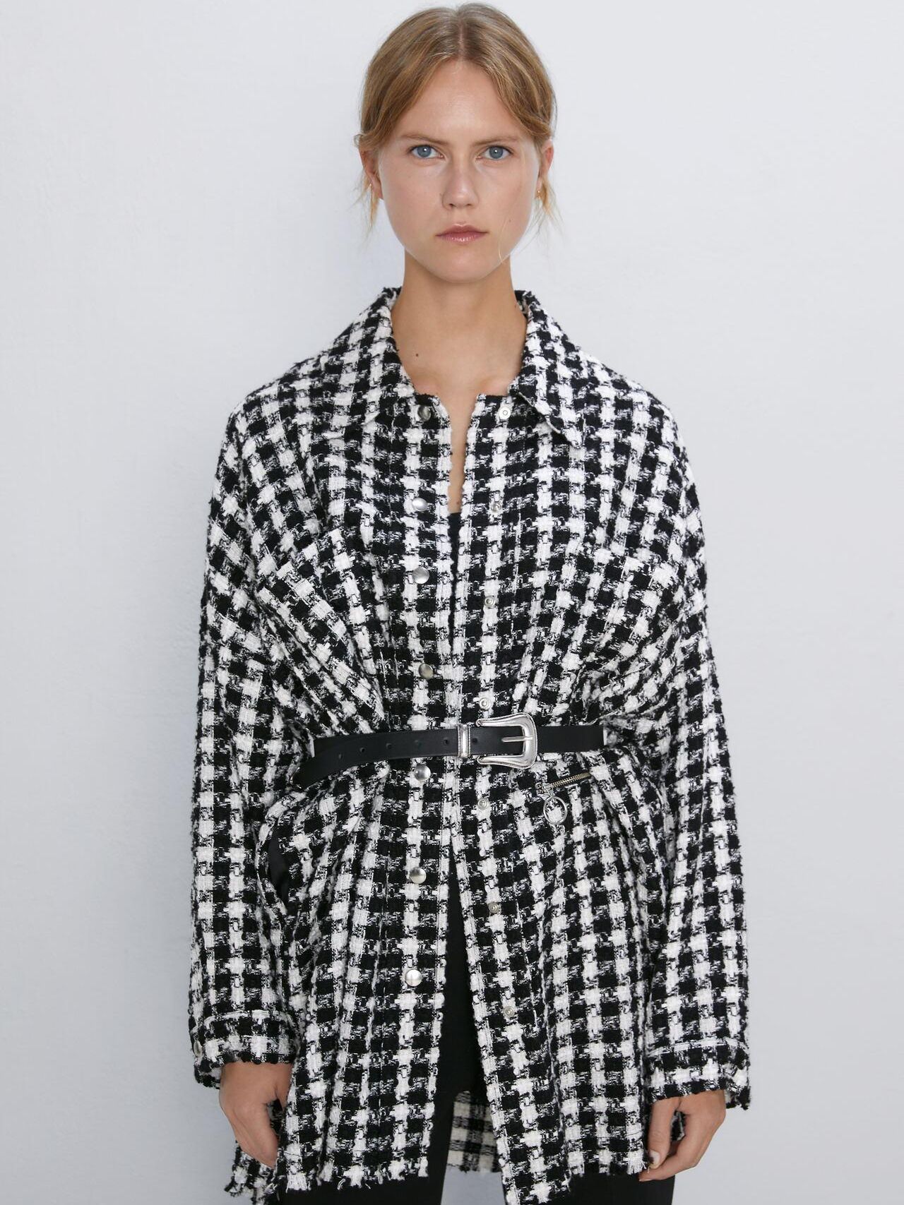 

Пальто Zara XAZ266433YVAR S Черное с белым