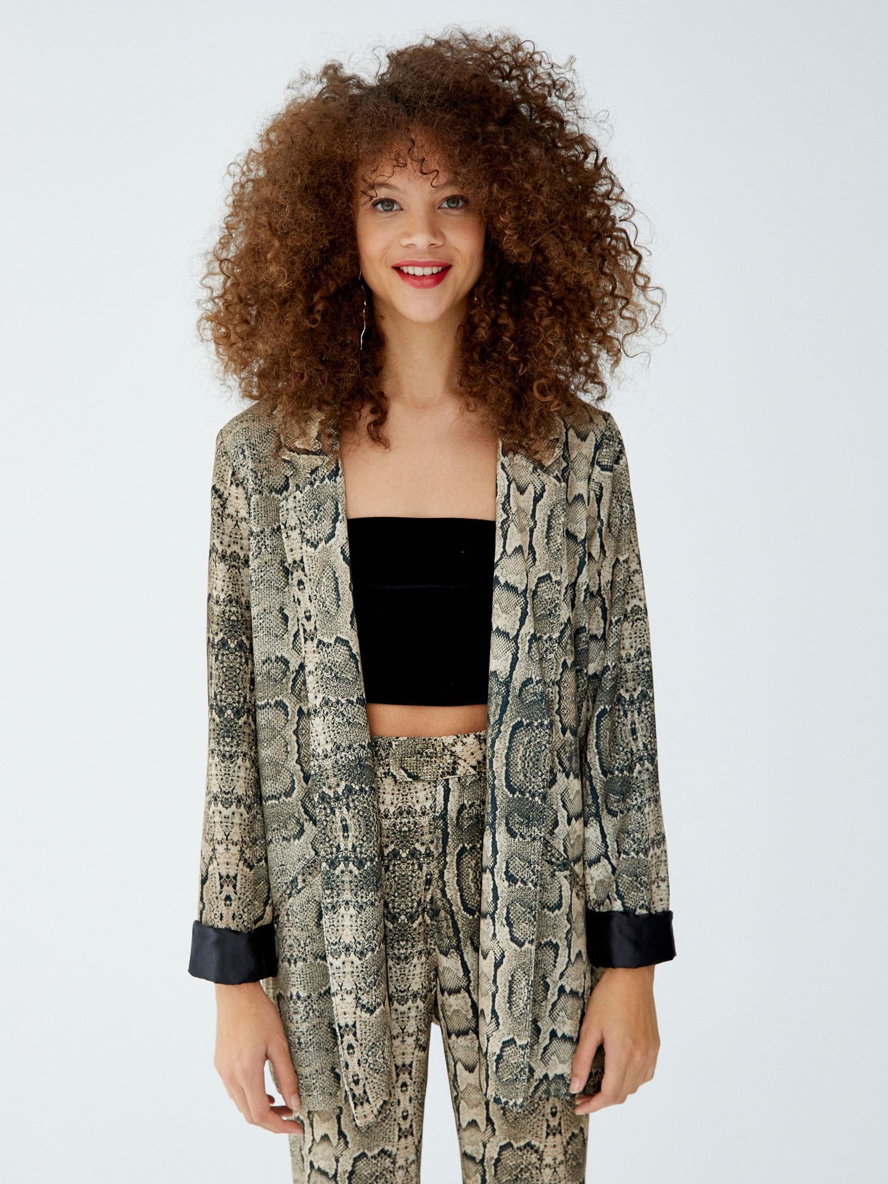 

Пиджак Pull & Bear XAZ235642QGDQ  Змеиный, Пиджак Pull & Bear XAZ235642QGDQ L Змеиный