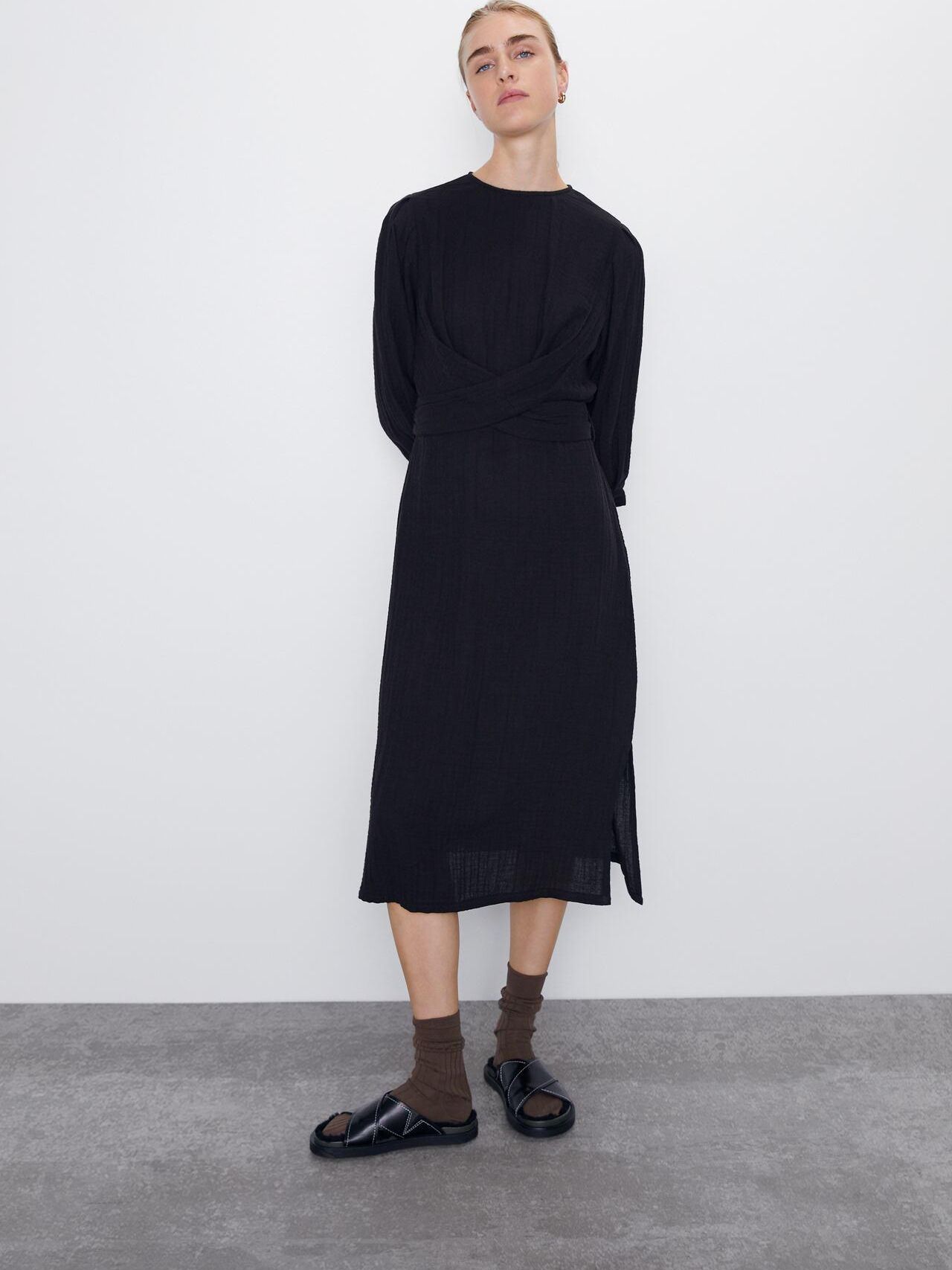 

Платье Zara XAZ263313CHMN M Черное