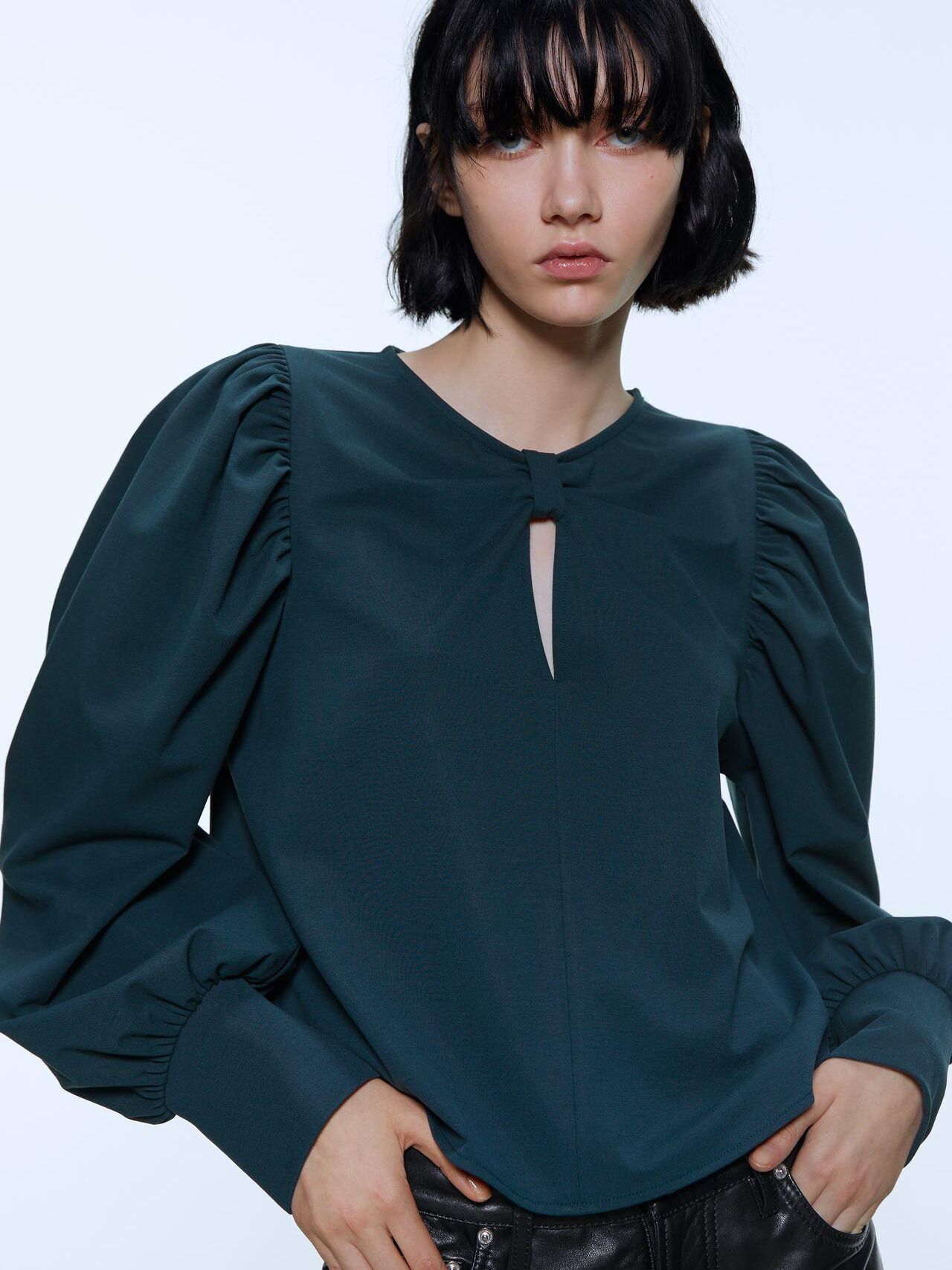 

Блузка Zara XAZ263889OLQB  Темно-зеленая, Блузка Zara XAZ263889OLQB S Темно-зеленая