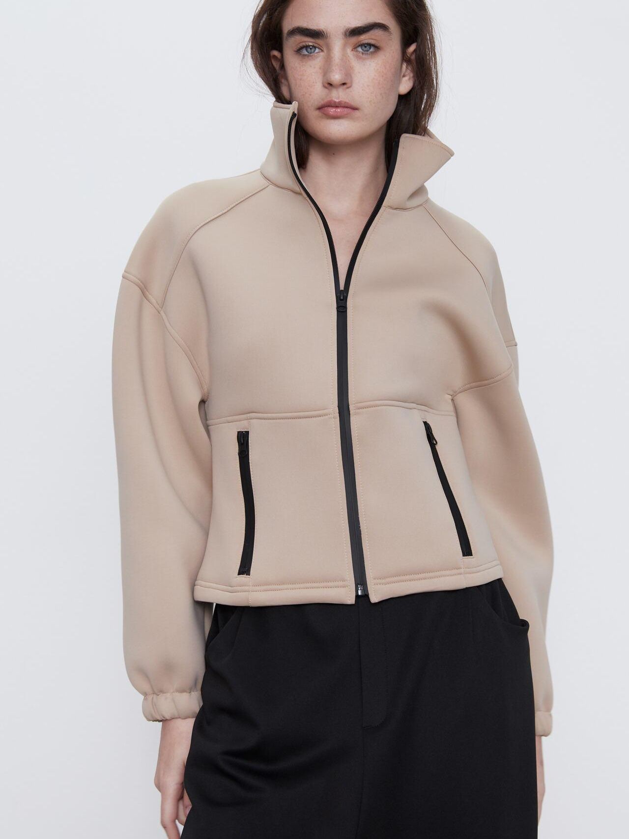 

Куртка Zara XAZ264223RFSU XS Бежевая с черным