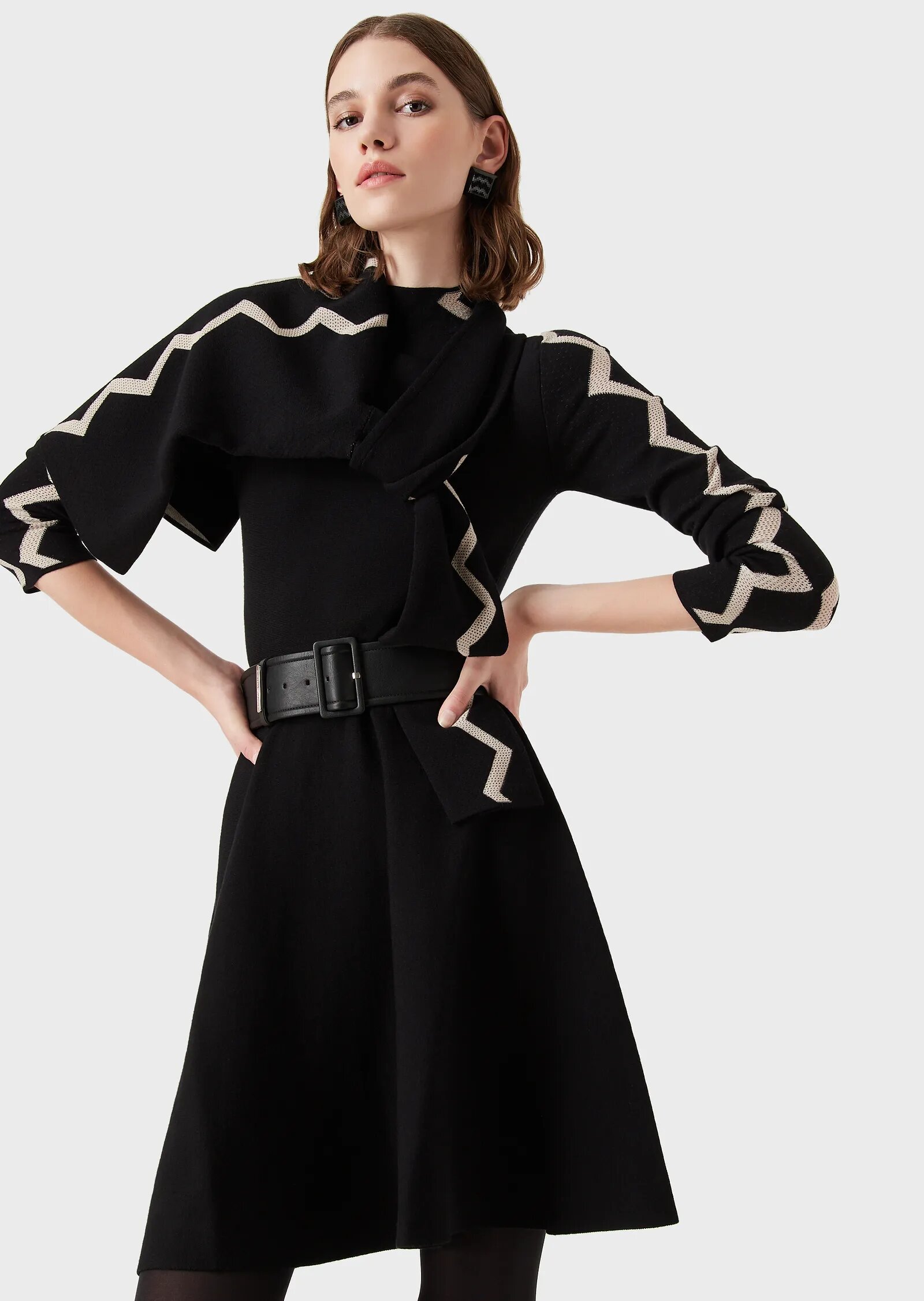 

Платье Emporio Armani  Черное 6K2AW3.2M29Z, Платье Emporio Armani 40 Черное 6K2AW3.2M29Z