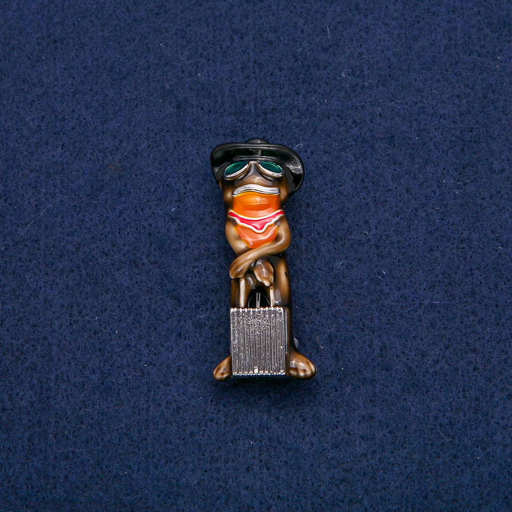 

Брошь-кулон Лягушка с чемоданом серебристый металл коричневая эмаль 45х18мм +-, ida41856