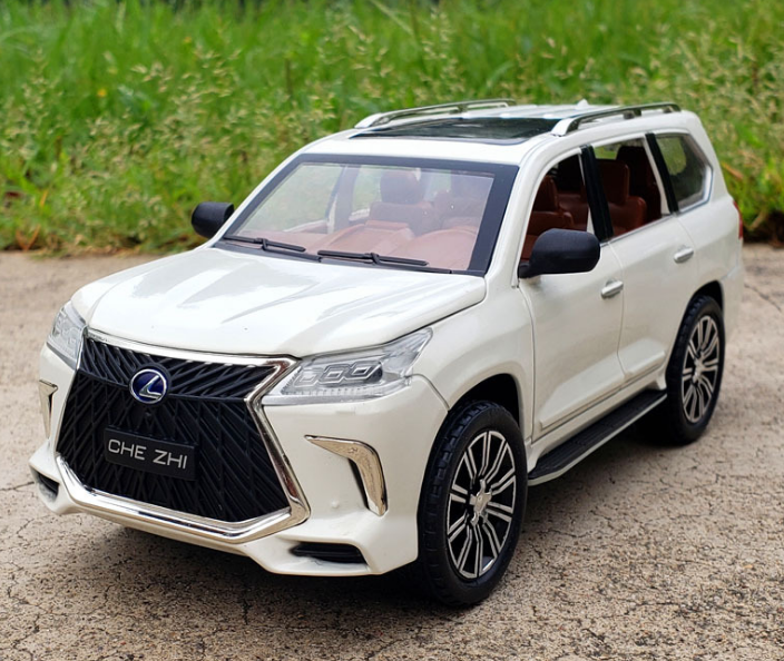 

Металлическая машинка Lexus LX 570 масштаб 1:24 White