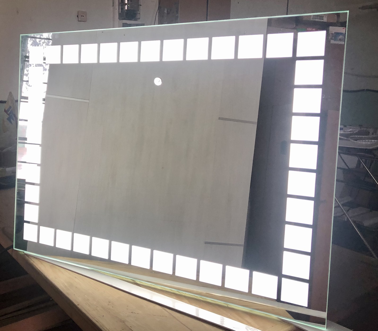

Зеркало LAZUR 800х600х30 с LED подсветкой и выключателем АКВАРЕКС универсальное