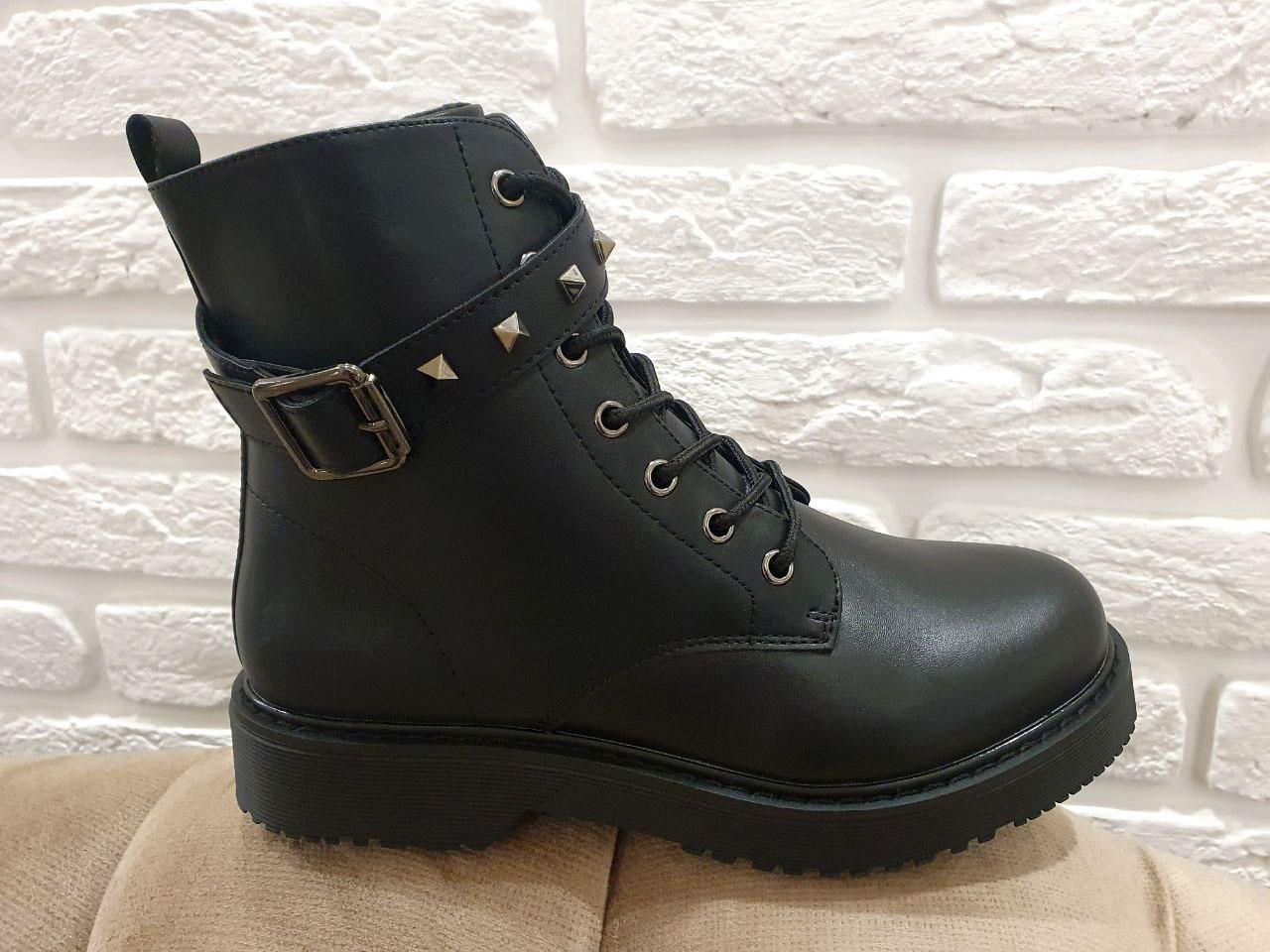 

Утеплені черевики для дівчинки Weestep R565656342BK чорного окльору. 33