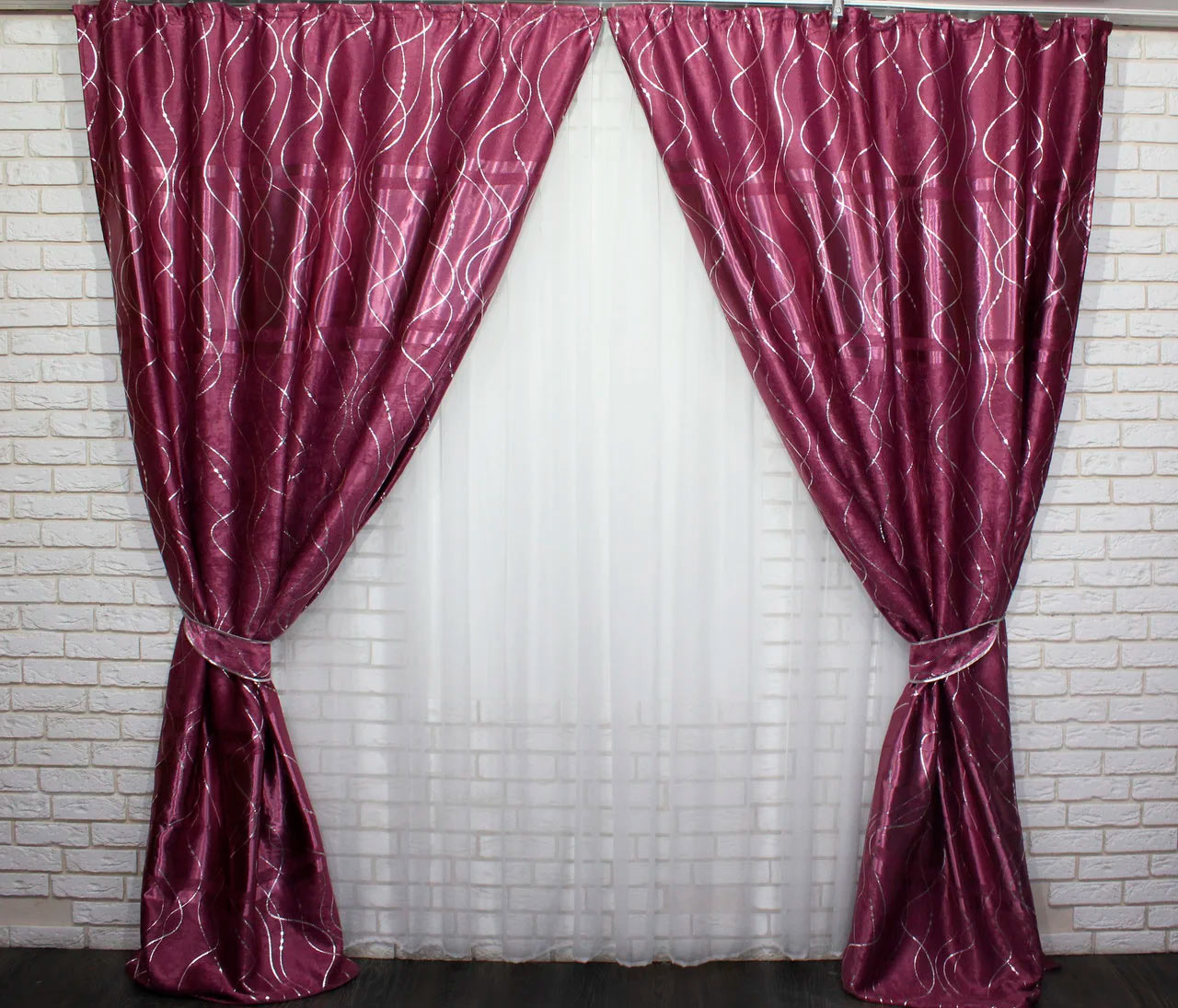 

Шторы VR-Textil блэкаут Лиана малиновые 2 шт 1,5 × 2,7 м (2143)