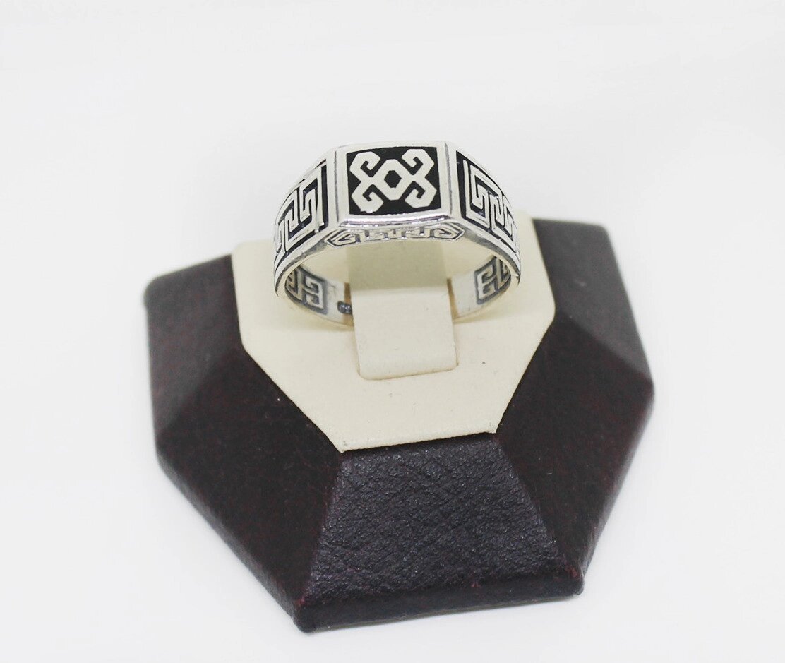 

Кольцо серебряное с эмалью 19 5,8 г