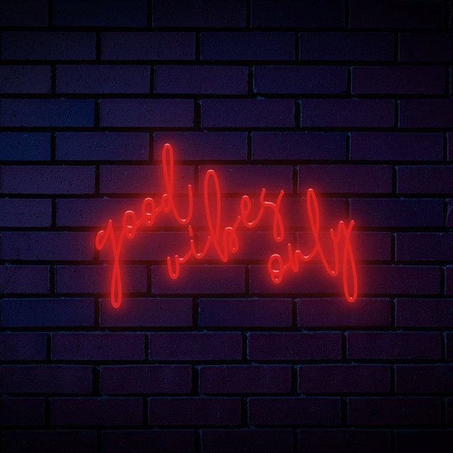 

Неоновый светильник LeditShine "Good vibes Only" 60х30см