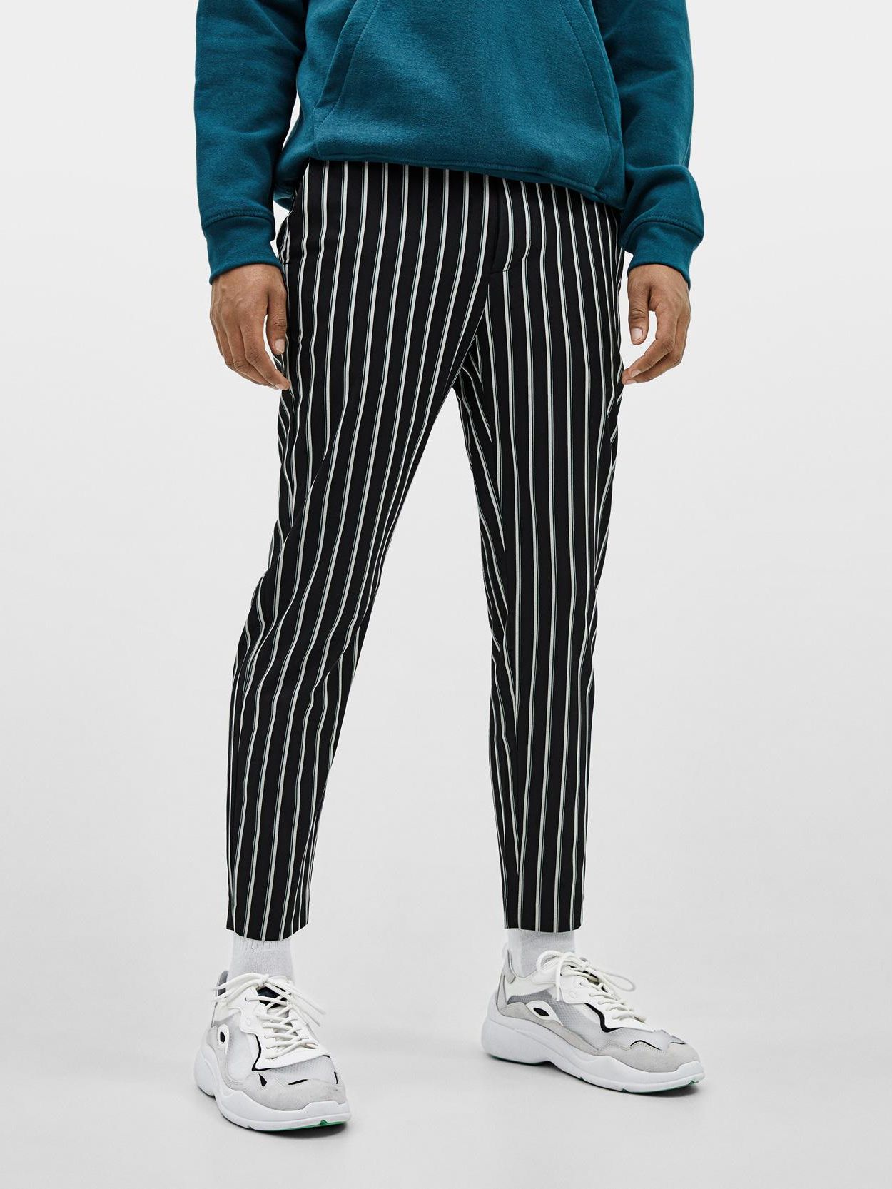 

Брюки Bershka XAZ220567QZLL 38 Черные в полоску