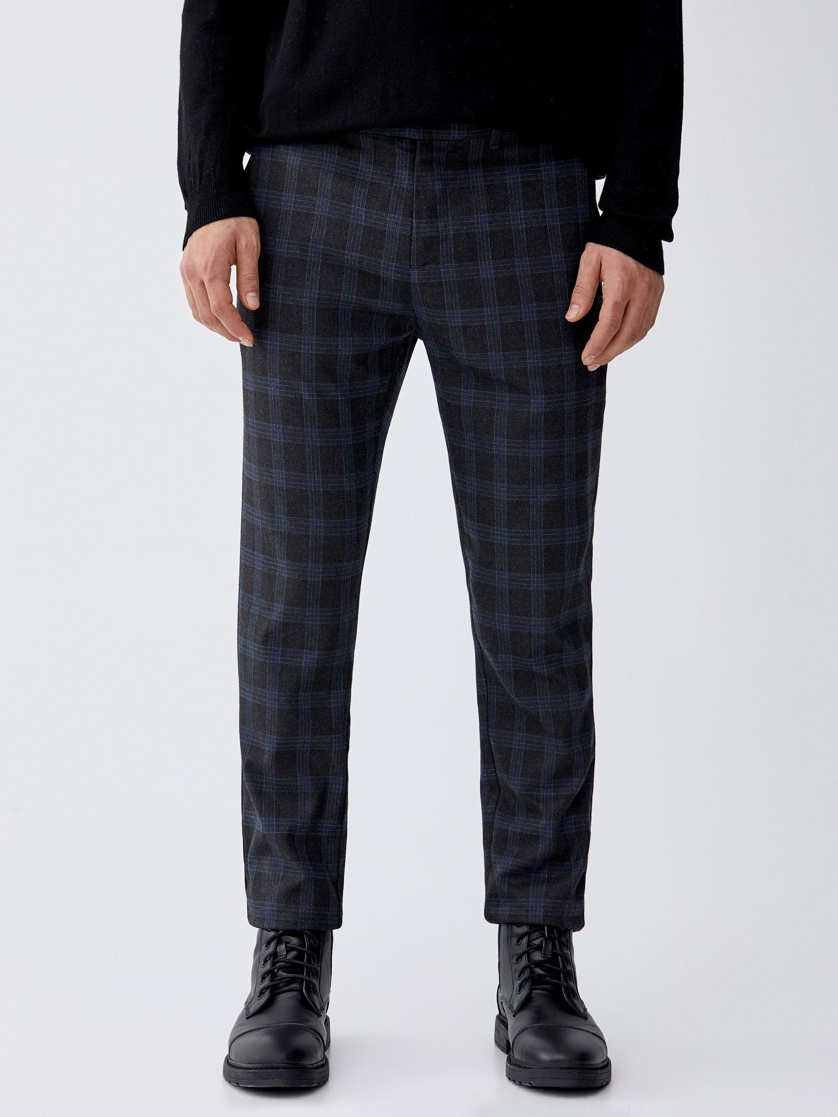 

Брюки Pull & Bear XAZ240648WJDK 40 Черно-синие в клетку