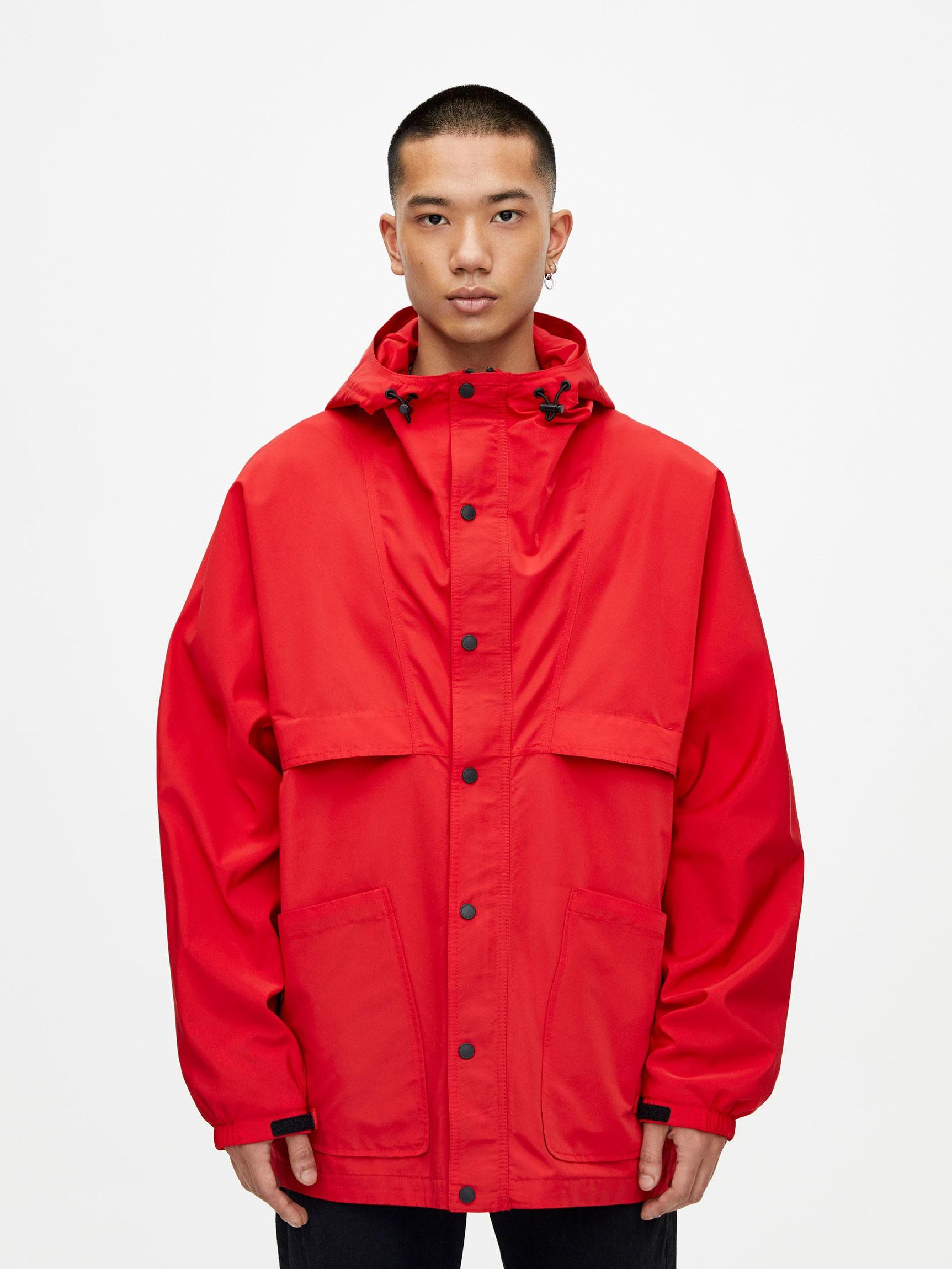 

Ветровка Pull & Bear XAZ240899WBSK L Красная
