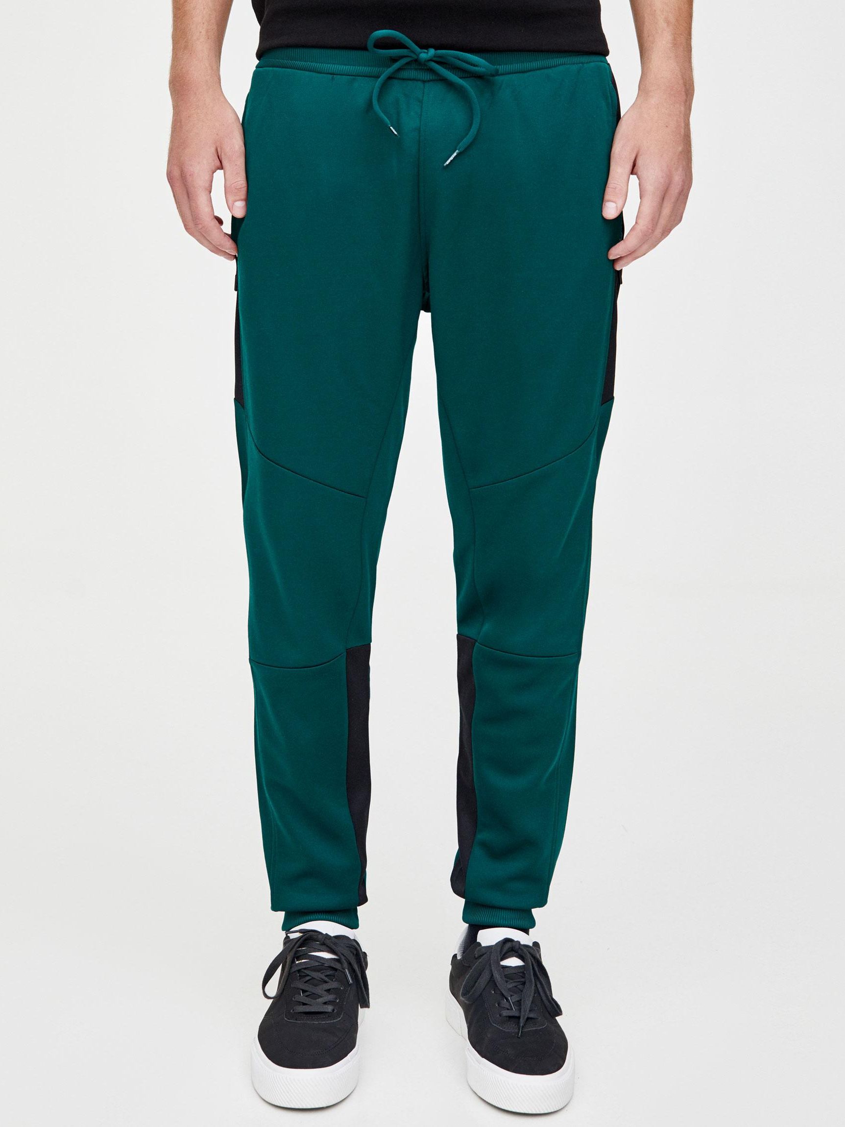 

Спортивные штаны Pull & Bear XAZ259956CNNR  Зелено-черные, Спортивные штаны Pull & Bear XAZ259956CNNR XS Зелено-черные