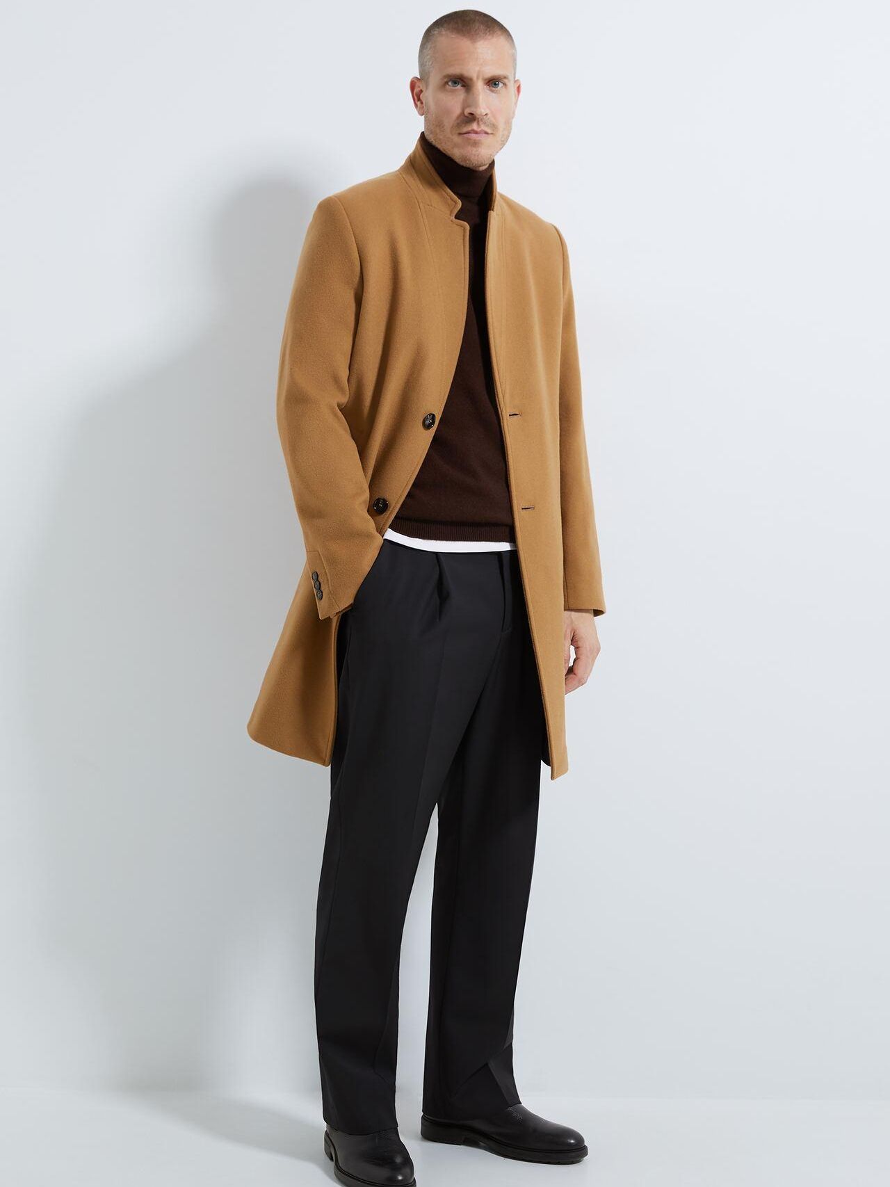 

Пальто Zara XAZ282175VONV S Бежевое