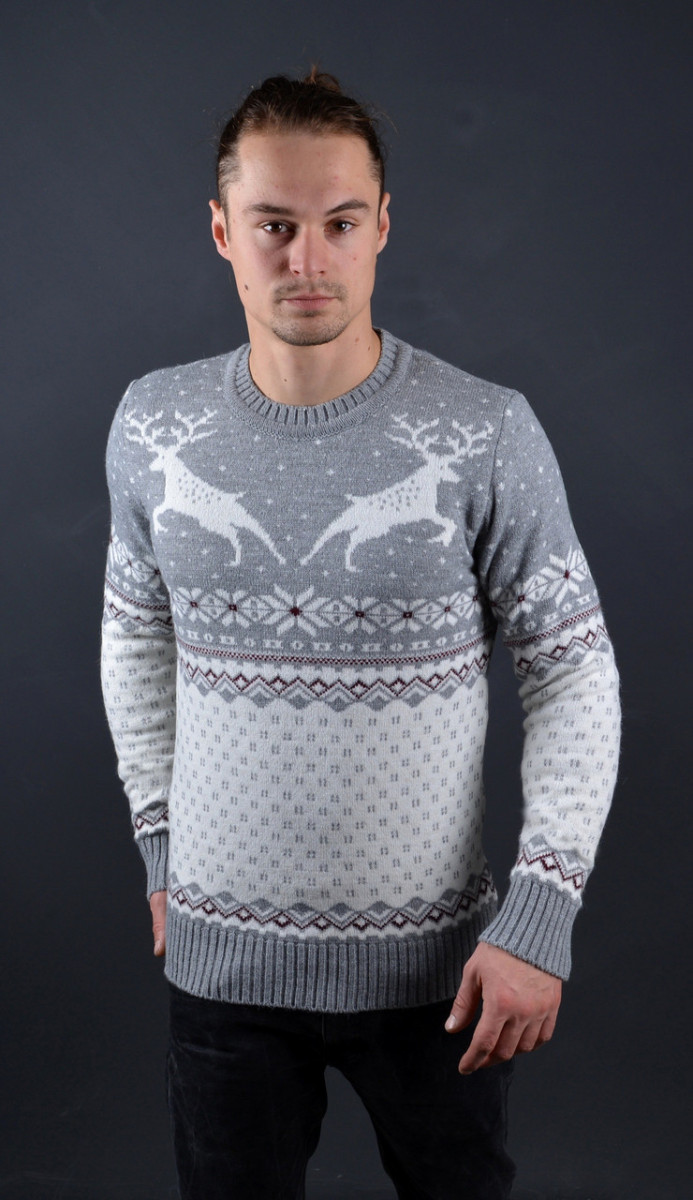

Мужской свитер с оленями DressCode Турция L/XL 70% шерсть 5551